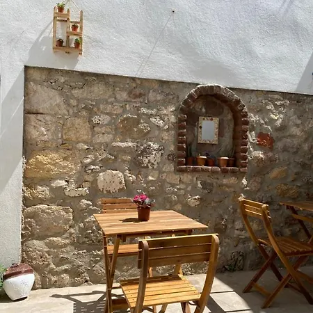 Noah Apart Apartamento Ayvalı